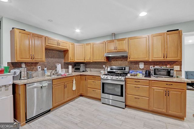 3960 Oak Park Drive, Suwanee, GA 30024