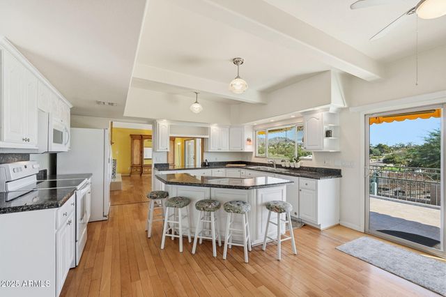 2131 E BETHANY HOME Road, Phoenix, AZ 85016