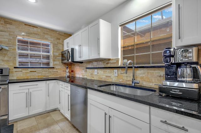 4321 Cabell Drive, Dallas, TX 75204