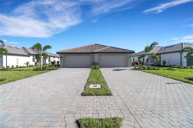 19712 Hinkley DR, Estero, FL 33928