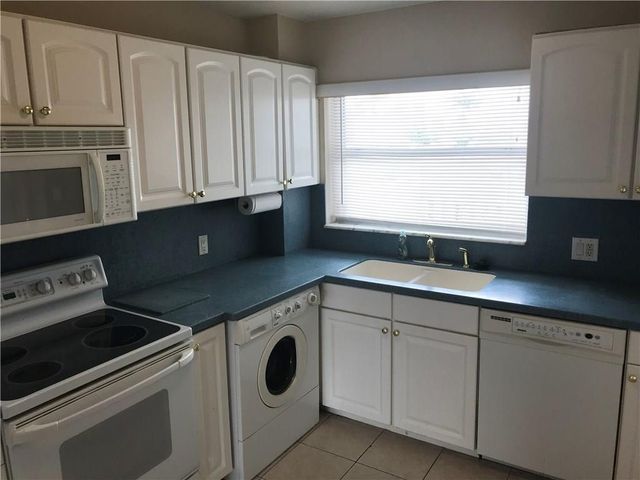 2829 NE 33RD CT 304, Fort Lauderdale, FL 33306