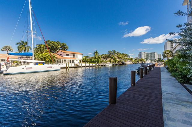 2829 NE 33RD CT 304, Fort Lauderdale, FL 33306