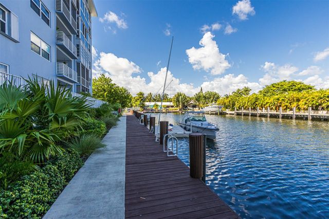 2829 NE 33RD CT 304, Fort Lauderdale, FL 33306