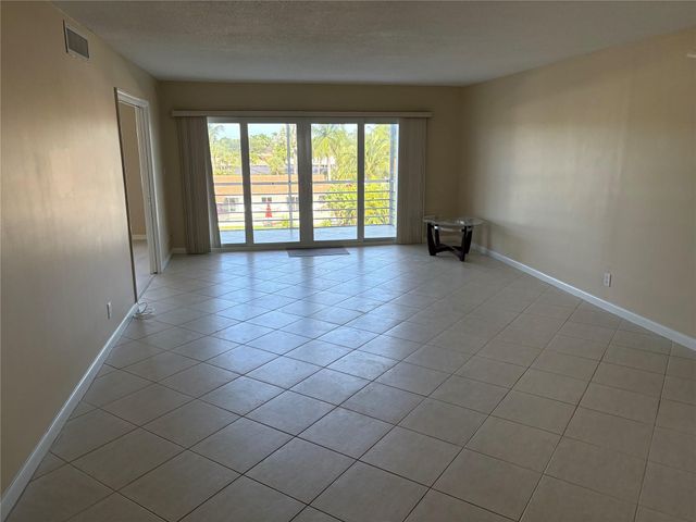 2829 NE 33RD CT 304, Fort Lauderdale, FL 33306