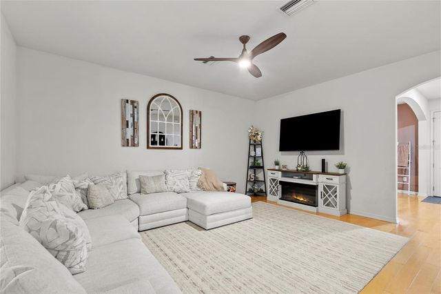 7931 HAMPTON LAKE DRIVE, Tampa, FL 33647