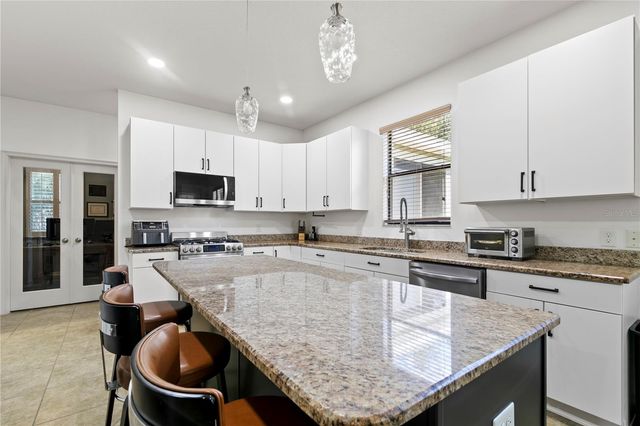 7931 HAMPTON LAKE DRIVE, Tampa, FL 33647