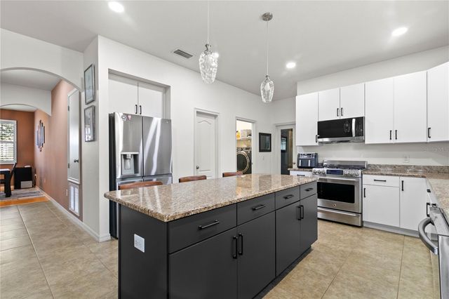 7931 HAMPTON LAKE DRIVE, Tampa, FL 33647