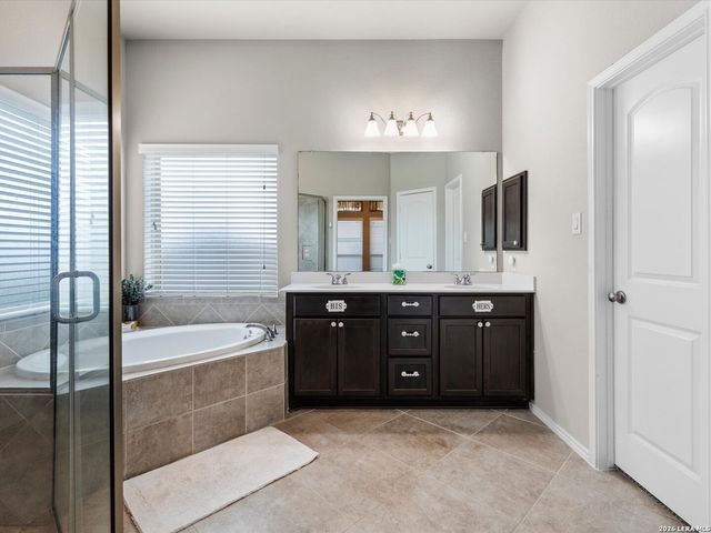 217 SPLIT RAIL DR, San Marcos, TX 78666