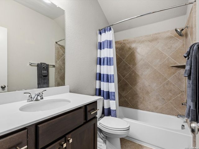 217 SPLIT RAIL DR, San Marcos, TX 78666