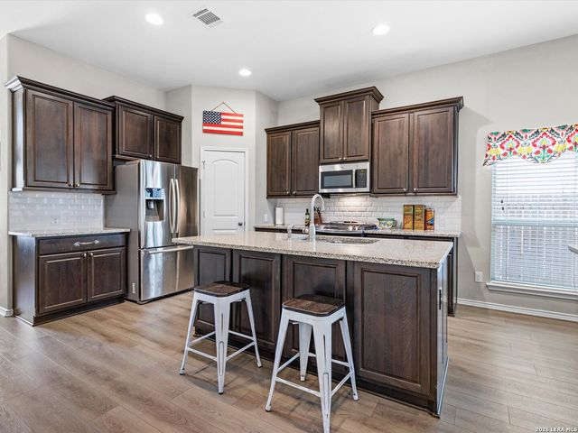 217 SPLIT RAIL DR, San Marcos, TX 78666