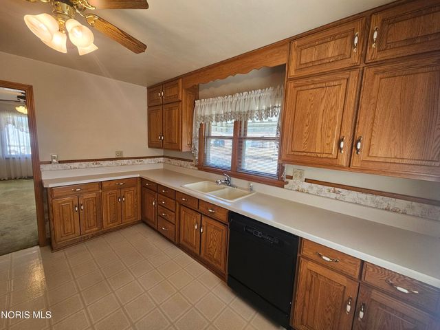 655 Clinton Court, Findlay, OH 45840