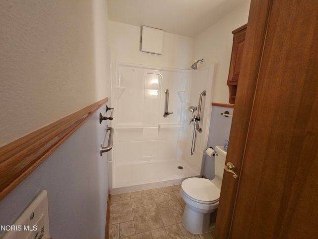 655 Clinton Court, Findlay, OH 45840