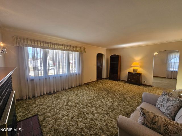 655 Clinton Court, Findlay, OH 45840