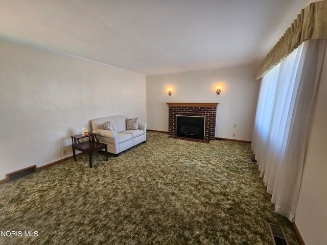 655 Clinton Court, Findlay, OH 45840