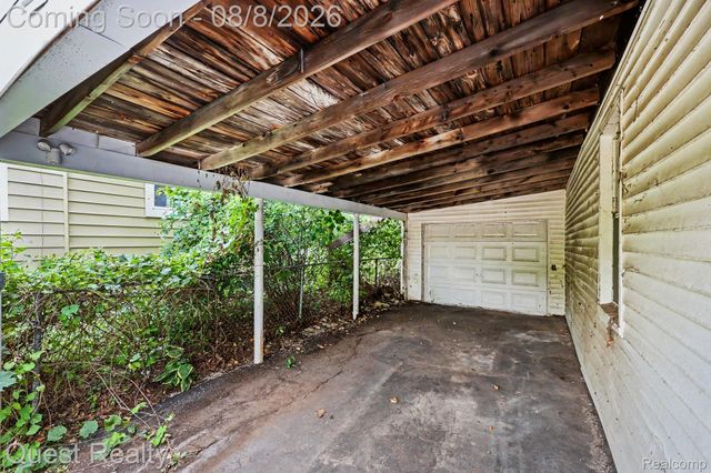 6261 Andersonville Road, Waterford Charter Township, MI 48329