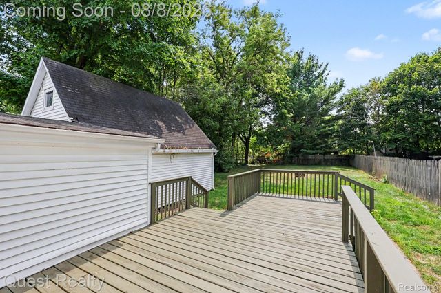 6261 Andersonville Road, Waterford Charter Township, MI 48329