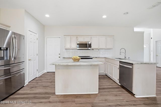 11047 Oakcrest Drive, D'iberville, MS 39540