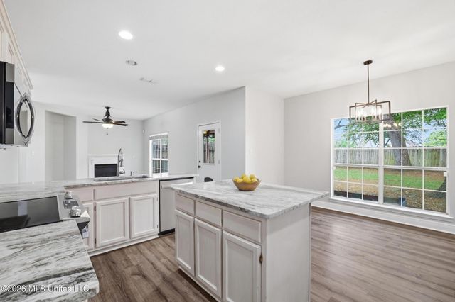 11047 Oakcrest Drive, D'iberville, MS 39540