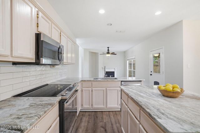 11047 Oakcrest Drive, D'iberville, MS 39540