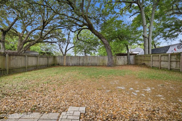 11047 Oakcrest Drive, D'iberville, MS 39540