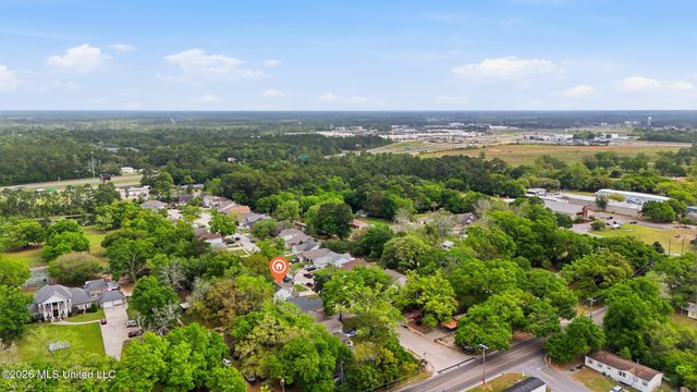 11047 Oakcrest Drive, D'iberville, MS 39540