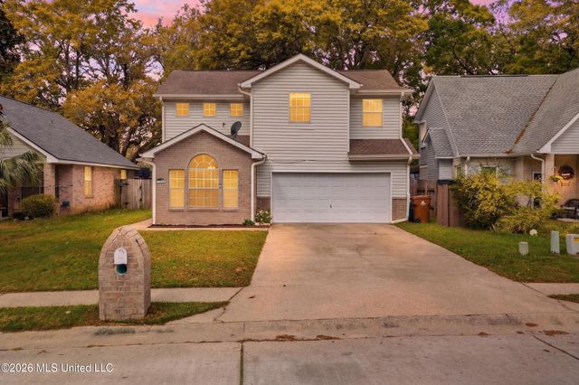 11047 Oakcrest Drive, D'iberville, MS 39540