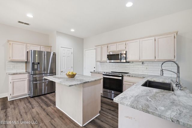 11047 Oakcrest Drive, D'iberville, MS 39540