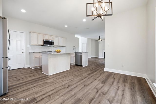 11047 Oakcrest Drive, D'iberville, MS 39540