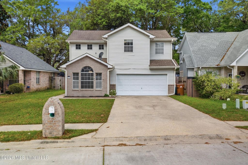 11047 Oakcrest Drive, D'iberville, MS 39540