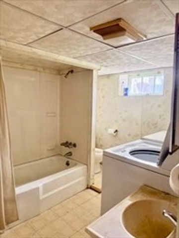 18 Driscoll St, Peabody, MA 01960