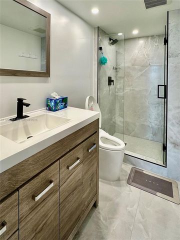 19667 Turnberry Way 22E, Aventura, FL 33180