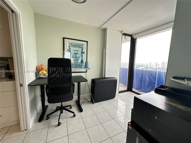 19667 Turnberry Way 22E, Aventura, FL 33180