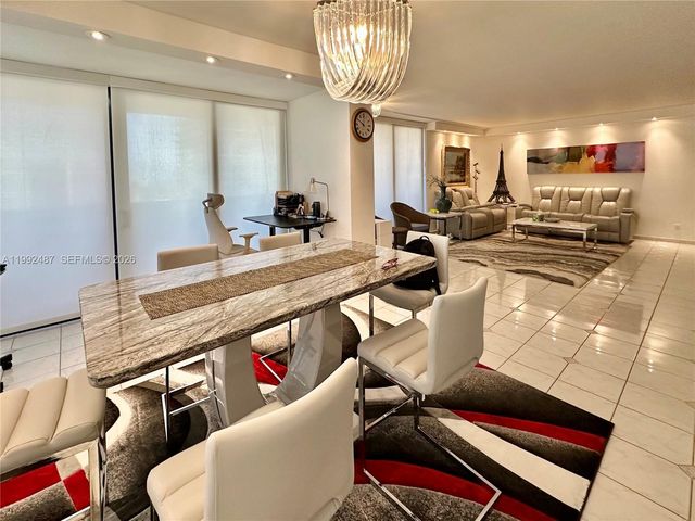 19667 Turnberry Way 22E, Aventura, FL 33180