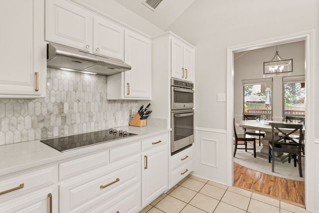 2141 N Aspenwood Drive, Grapevine, TX 76051