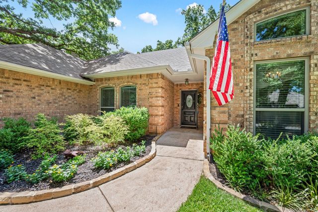 2141 N Aspenwood Drive, Grapevine, TX 76051