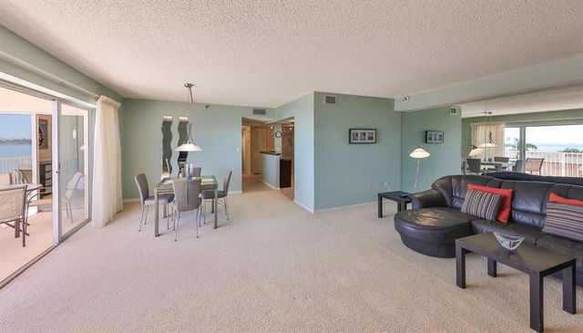 7430 SUNSHINE SKYWAY LANE S 403, St Petersburg, FL 33711