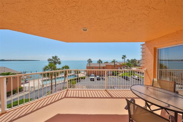 7430 SUNSHINE SKYWAY LANE S 403, St Petersburg, FL 33711