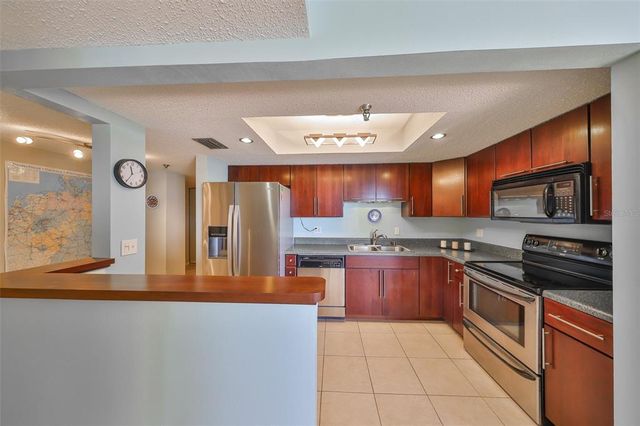 7430 SUNSHINE SKYWAY LANE S 403, St Petersburg, FL 33711