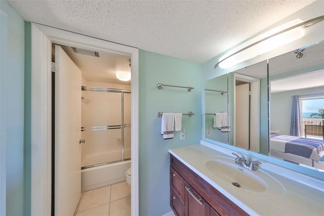 7430 SUNSHINE SKYWAY LANE S 403, St Petersburg, FL 33711