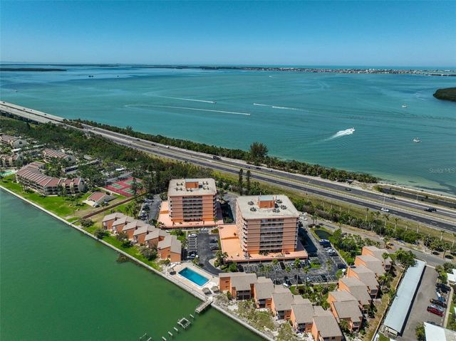 7430 SUNSHINE SKYWAY LANE S 403, St Petersburg, FL 33711