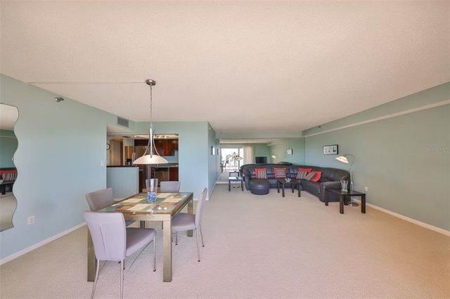 7430 SUNSHINE SKYWAY LANE S 403, St Petersburg, FL 33711