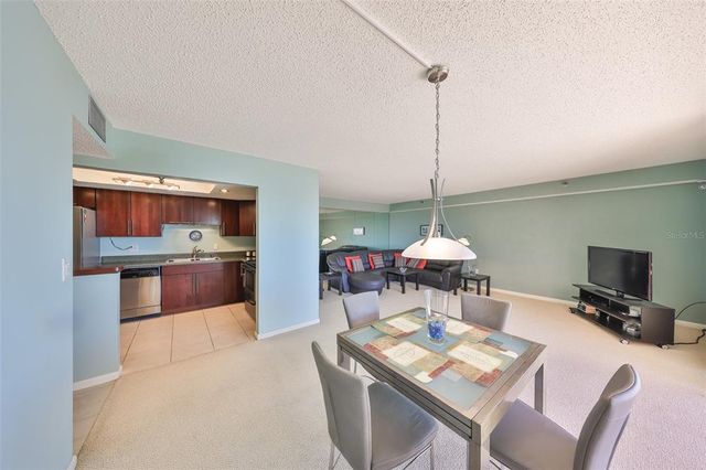 7430 SUNSHINE SKYWAY LANE S 403, St Petersburg, FL 33711