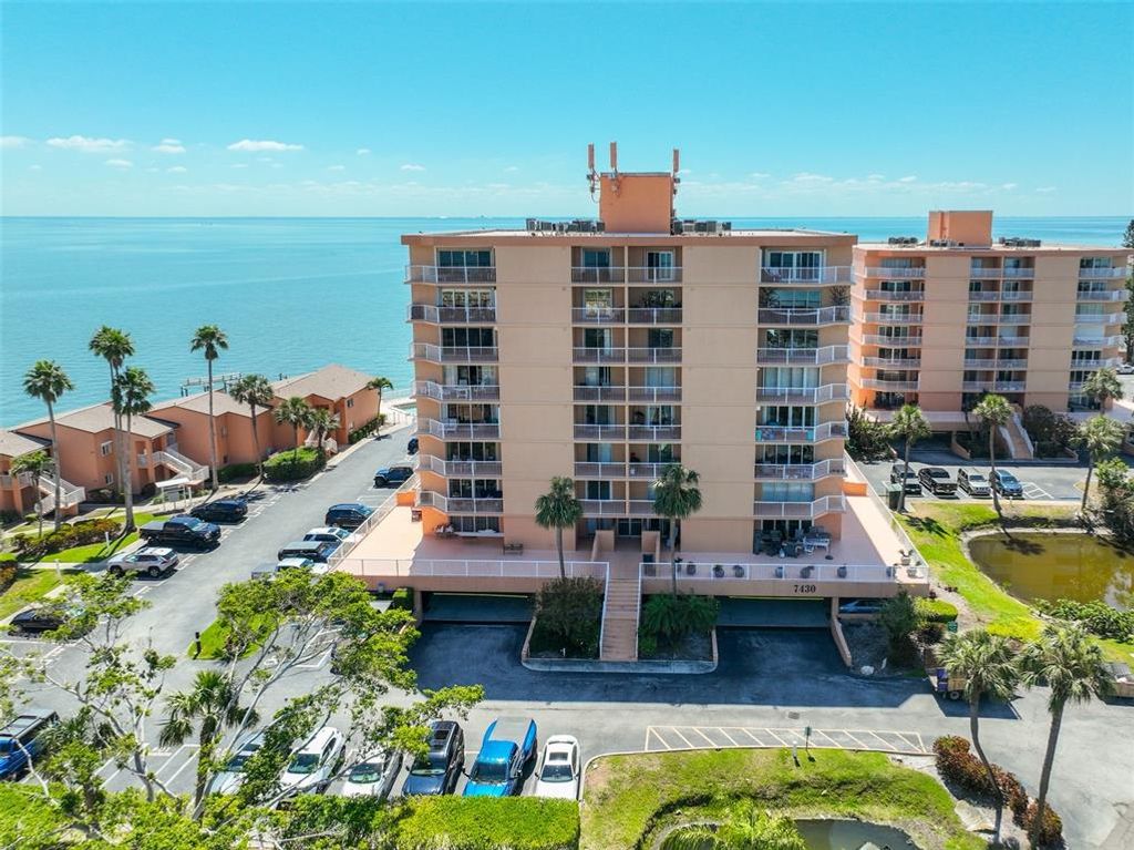 7430 SUNSHINE SKYWAY LANE S 403, St Petersburg, FL 33711