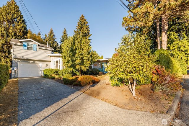 10648 NE 47th Place, Kirkland, WA 98033