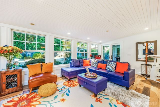 10648 NE 47th Place, Kirkland, WA 98033