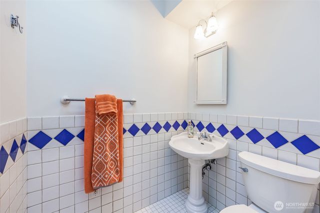 10648 NE 47th Place, Kirkland, WA 98033