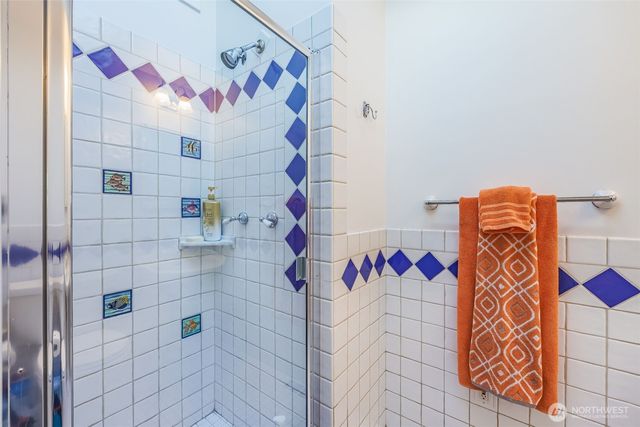 10648 NE 47th Place, Kirkland, WA 98033