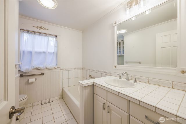10648 NE 47th Place, Kirkland, WA 98033