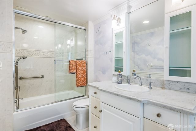 10648 NE 47th Place, Kirkland, WA 98033