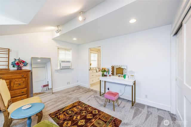 10648 NE 47th Place, Kirkland, WA 98033